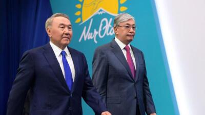 Назарбаев пен Тоқаев мерекелік концертті тамашалады
