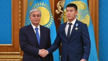 Фотография к новости: 21 жастағы боксшы "Құрмет" орденімен марапатталды