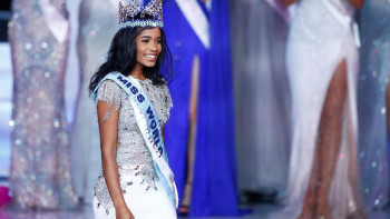 Фотография к новости: "Әлем аруы - 2019" тәжін ямайкалық киді