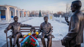 Фотография к новости: Бас шаһарда Үш арысқа ескерткіш орнатылды