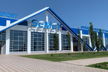 Фотография к новости: Азат Перуашев Семейге республикалық маңызы бар қала мәртебесін беруді ұсынды