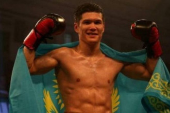 Фотография к новости: Елеусінов кезекті қарсыласымен көз арбасты