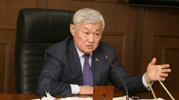 Фотография к новости: Сапарбаев күнделік жайлы: Интернеттің жылдамдығы нашар ма, қолмен толтыру керек