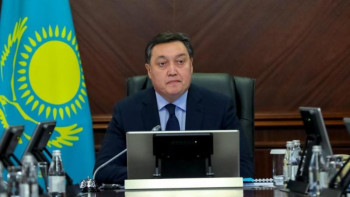 Фотография к новости: Сенаторлар Маминге тіл саясатына қатысты хат жазды