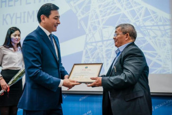 Фотография к новости: Жаңа жылдан бастап энергетика саласы қызметкерлерінің жалақысы 20%-дан астам көтеріледі