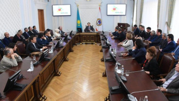 Фотография к новости: Жазушылар Алматы әкімінің гранттарын алды ﻿