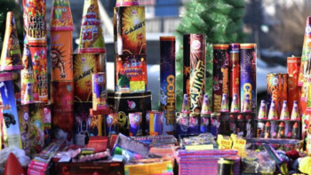 Фотография к новости: Семейде рұқсатсыз пиротехникалық тауар сатқандар ұсталды ﻿﻿ ﻿