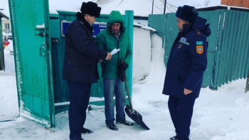 Фотография к новости: Елордалық полицейлер жеке үйлерді аралап шықты 