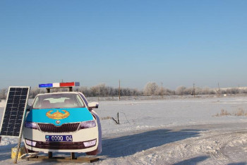 Фотография к новости: Ақтөбе облысында дабыл-дауыс зорайтқышы бар патрульдік машина макеті орнатылды