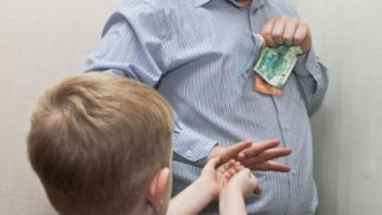 Фотография к новости: Қазақстанда алимент төлемегендерді бес күнге қамау керегі ұсынылды