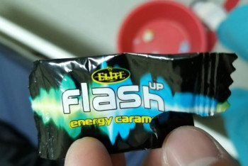 Фотография к новости: Атырауда бала энергетикалық тәтті жеп уланды 