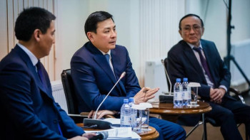 Фотография к новости: Алтай Көлгінов Есіл ауданының тұрғындарымен кездесті 