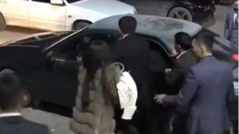 Фотография к новости: Арыста қызды алып қашу сәті видеоға түсіп қалды 