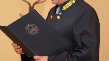 Фотография к новости: Пара алғаны үшін майор шенінен айырылды