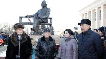 Фотография к новости: Таразда Тоқпановтың ескерткіші ашылды 