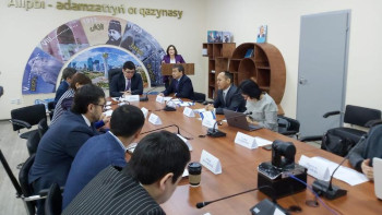 Фотография к новости: Елордада президенттің қазақ тілі жайлы айтқан ойлары талқыланды