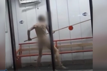 Фотография к новости: Елордада жылы аялдамадан жалаңаш ер адам ұсталды