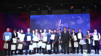 Фотография к новости: Биыл Түркістанда жастарды қолдау мақсатында 1 млрд теңгеден астам грант бөлінген