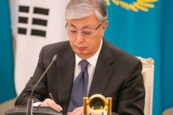 Фотография к новости: Тоқаев бірқатар заңға қол қойды 