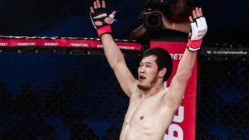 Фотография к новости: Дәурен Ермеков GFC уақытша титулын жеңіп алды