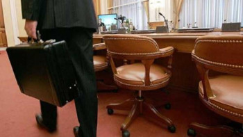 Фотография к новости: Әйелінің бизнесіне қамқорлық жасаған атыраулық шенеунік енді өмір бойы мемқызмет атқара алмайды