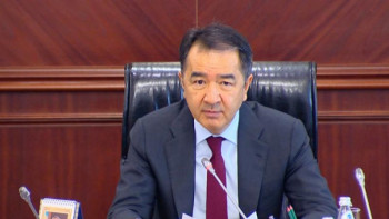 Фотография к новости: Ұшақ апаты. Сағынтаев зардап шеккендердің емделуін өзі бақылайды