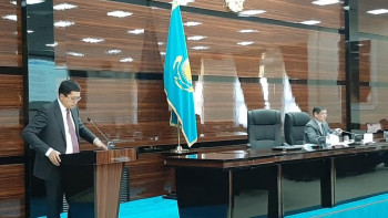 Фотография к новости: Қазақстандықтар АӘК алу үшін қаңтардан бастап құжат тапсыра алады – вице-министр