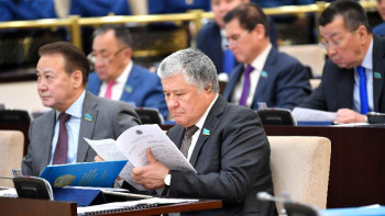 Фотография к новости: Сенаторлар сауал жолдады