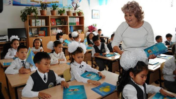 Фотография к новости: Тоқаев "Педагог мәртебесі" туралы заңға қол қойды