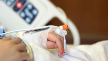 Фотография к новости: Комаға түскен баланы елордалық емханалар қабылдағысы келмеген