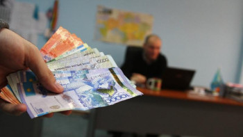 Фотография к новости: Шымкентте әкімдік қызметкері жарты млн пара алғаны үшін сотталды