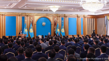 Фотография к новости: Мемлекет басшысы президенттік кадрлық резервіне өткен жастармен кездесті