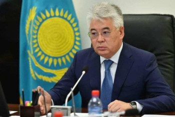 Фотография к новости: Атамқұлов жол азабын тартып келген ауыл халқының үніне құлақ асты