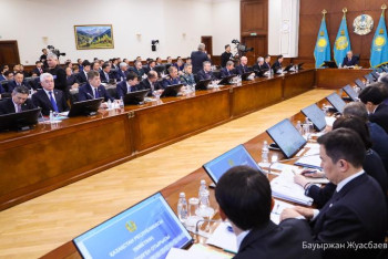Фотография к новости: Президент шетелдік нөмірі бар көліктерге қатысты шешім қабылдады