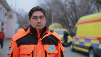 Фотография к новости: Атыраулық 11 жылдан бері жедел жәрдемде тегін қызмет етеді