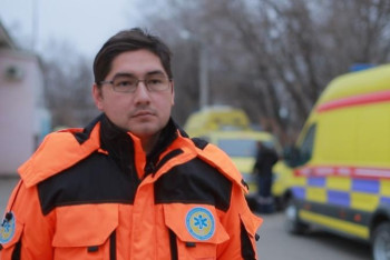 Фотография к новости: Атыраулық 11 жылдан бері жедел жәрдемде тегін қызмет етеді