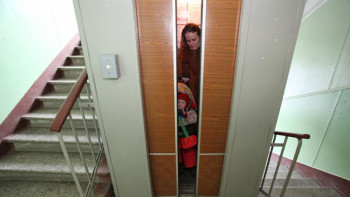 Фотография к новости: Төменгі қабат тұрғындары неге лифт үшін ақы төлейді?