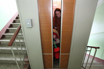 Фотография к новости: Төменгі қабат тұрғындары неге лифт үшін ақы төлейді?