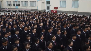 Фотография к новости: Абай-175: 700 бала Абай әндерін орындады 