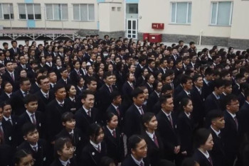 Фотография к новости: Абай-175: 700 бала Абай әндерін орындады 