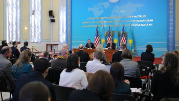 Фотография к новости: СІМ Майк Помпеомен келіссөзден кейін баяндама жасады