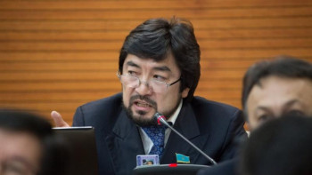 Фотография к новости: Елдің бәрінің жүйкесі жұқарып кеткен – Бекболат Тілеухан