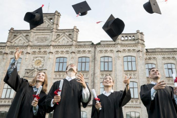 Фотография к новости: Университет рейтингін гранттар шеше ме?