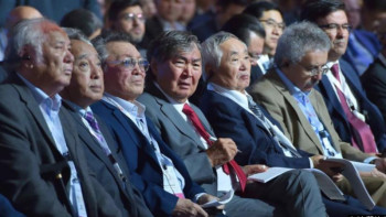 Фотография к новости: Тоқсан сайын 90 жазушыға грант тапсырылады