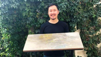 Фотография к новости: Алматыда шағын шеберхана пластик қалдықтарынан жиһаз жасауда 