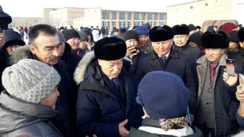 Фотография к новости: Коронавирус: ШҚО әкімі Зайсанда шыққан шуға қатысты түсініктеме берді