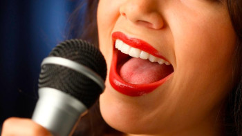 Фотография к новости: Қазақстанда фонограммамен ән айтатын әртістердің жағдайын қиындататын заң қабылданады