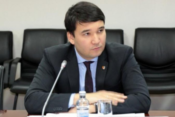 Фотография к новости: Вице-министр: 600 мың айлық аламын, оның 300 мыңы несиеге кетеді