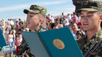 Фотография к новости: Депутат әскерге шақырылғандардың несиесін ата-анасына төлетуді тоқтату керектігін айтты