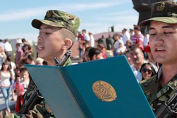 Фотография к новости: Депутат әскерге шақырылғандардың несиесін ата-анасына төлетуді тоқтату керектігін айтты